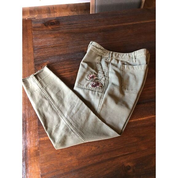 Abercrombie & Fitch olive green crop pant - Picture 1 of 7